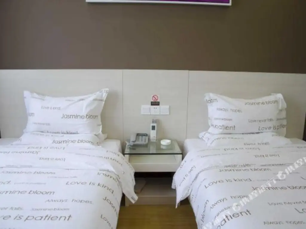 Хуанган: Moli Huakai Chain Hotel Huanggang Yuwang City