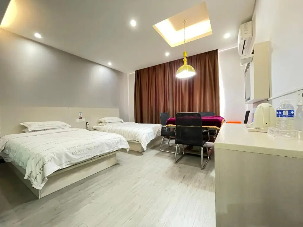 Хуанган: Moli Huakai Chain Hotel Huanggang Yuwang City