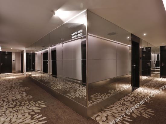 Шанхай: Orange Hotel (Shanghai Bund Waibaidu Bridge)