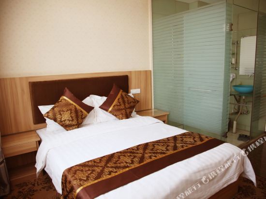 Цзюцюань: CHEERMAY Hotel (Jiuquan Hantang Food Street)