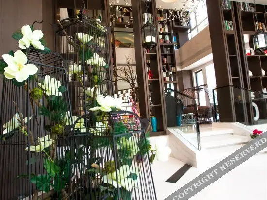 Пиндиншань: Elong Deluxe International Hotel (Yingcheng Plaza Yigou City)