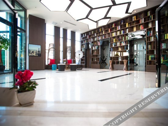Пиндиншань: Elong Deluxe International Hotel (Yingcheng Plaza Yigou City)