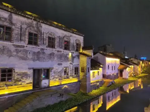 OFS HOTEL(Huzhou Clothes Street Store) — фото 1