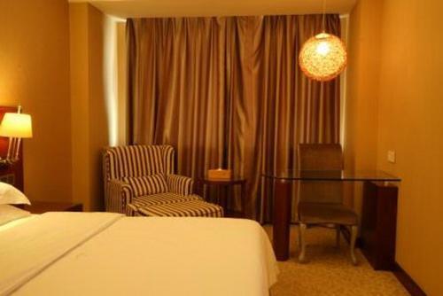 Starway Hotel Wuhan International Square — фото 1