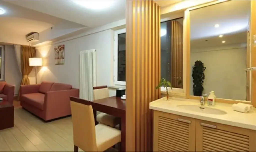 Далянь: Dalian Precious Ginza Hotel