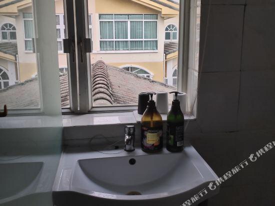 Чжухай: New Student Youth Hostel (Zhuhai Gongbei Port Villa)