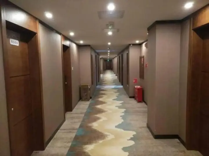 Куньмин: Chunxia Qiudong Hotspring Hotel Kunming Xingyuan Road