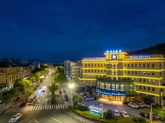 Тайчжоу: Skyscraper Hotel (Huangyan Jiufeng Park)