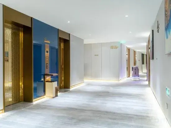 Тайчжоу: Skyscraper Hotel (Huangyan Jiufeng Park)