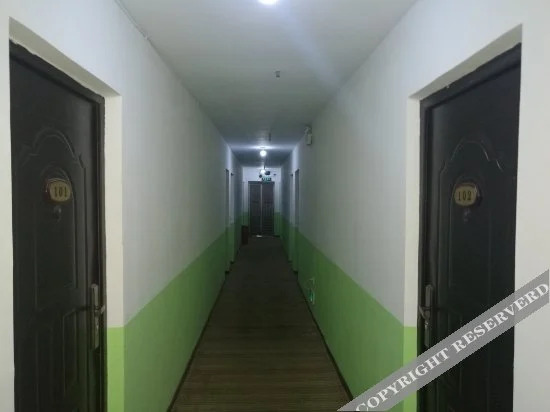 Шанхай: Yijiaqin Motel