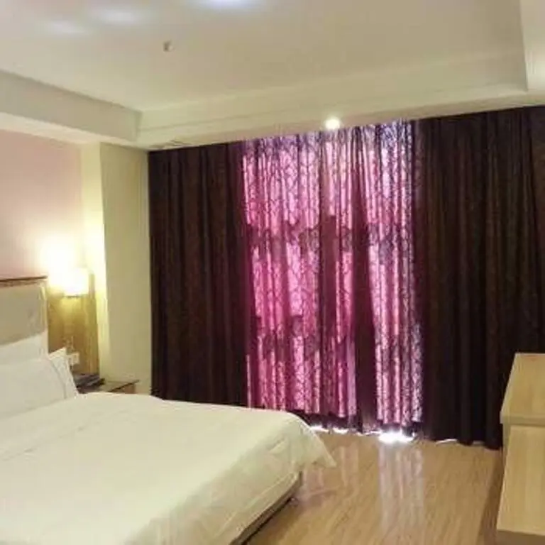 Хойчжоу: Meet The Fashion Hotel