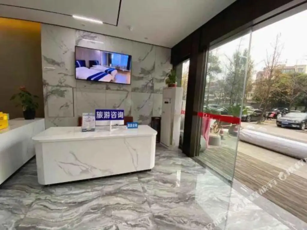 Чэнду: Kaibin light luxury hotel (kuanzhaixiangzi store Chengdu)