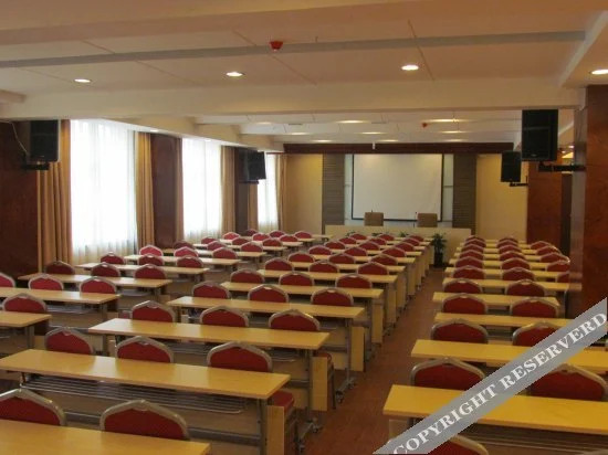Лоуди: RongFu  Hotel