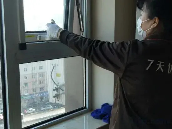 Далянь: 7 Days Premium Hotel (Dalian Airport Walmart Food Street)
