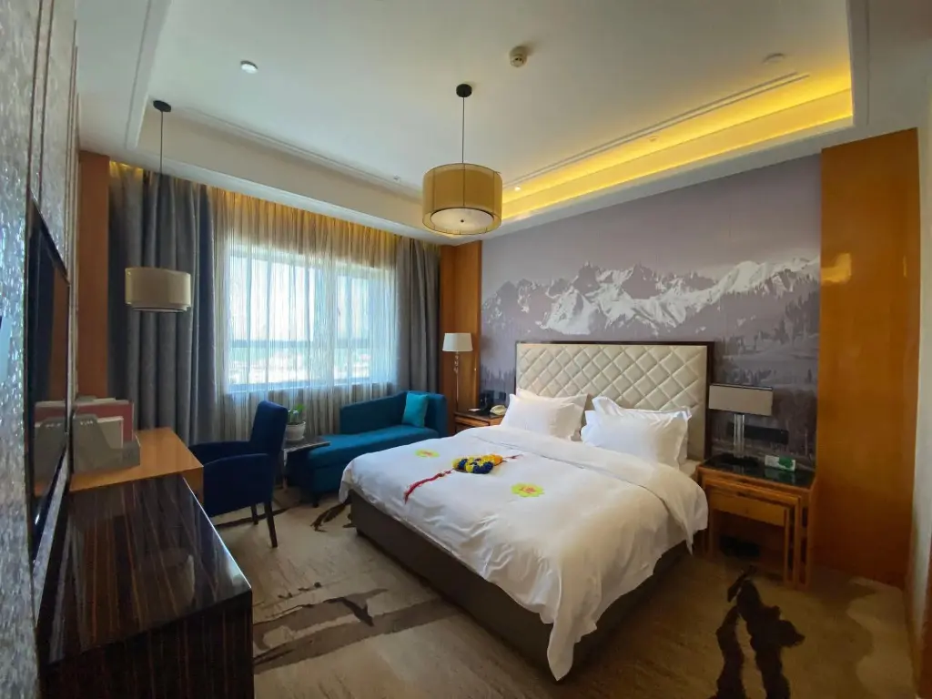 Инин: Yili Huacheng Hotel (Liuxing Street)