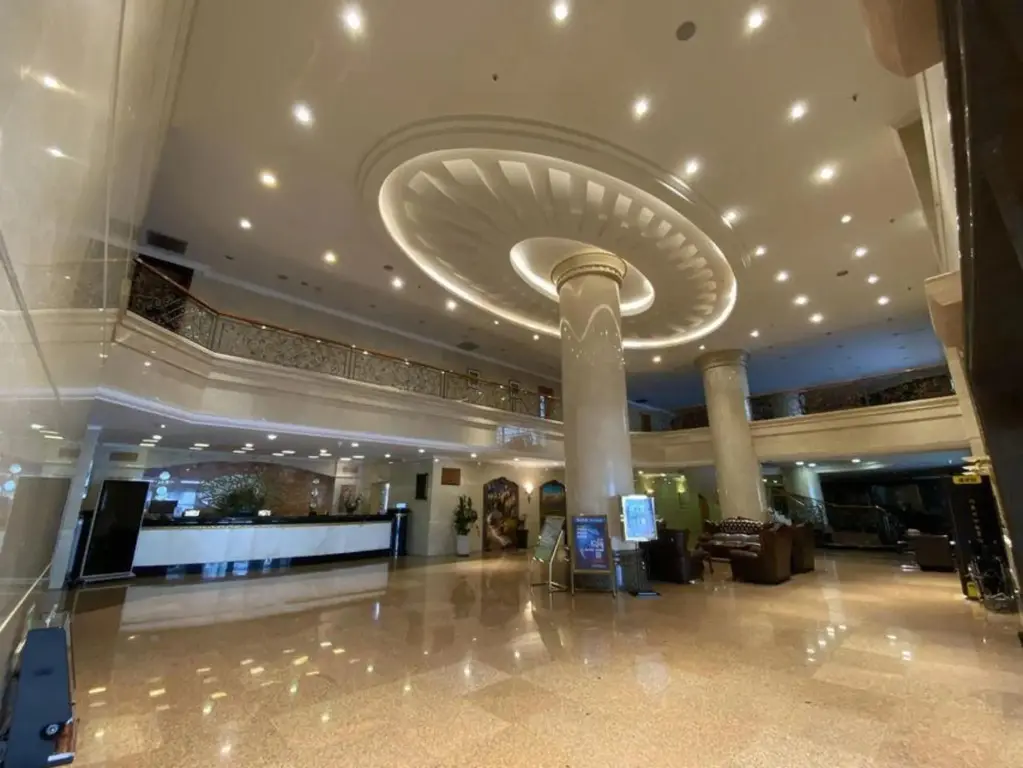 Инин: Yili Huacheng Hotel (Liuxing Street)