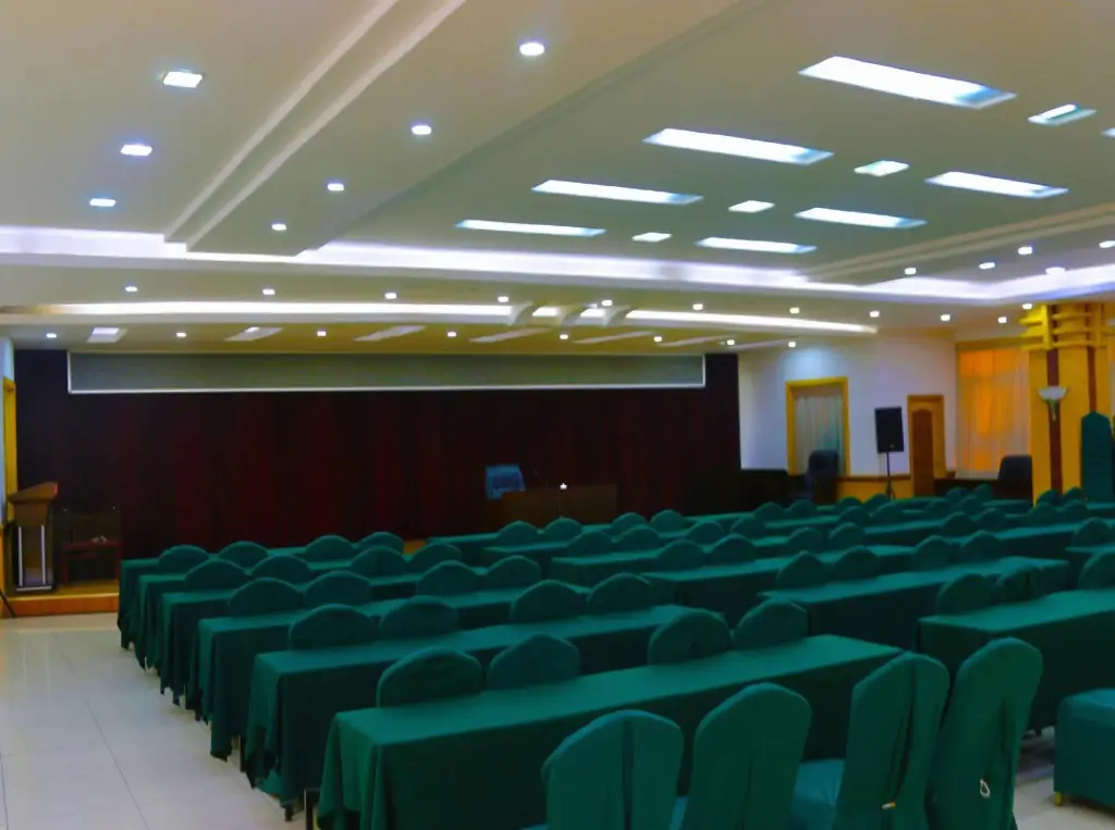 Инин: Yili Huacheng Hotel (Liuxing Street)