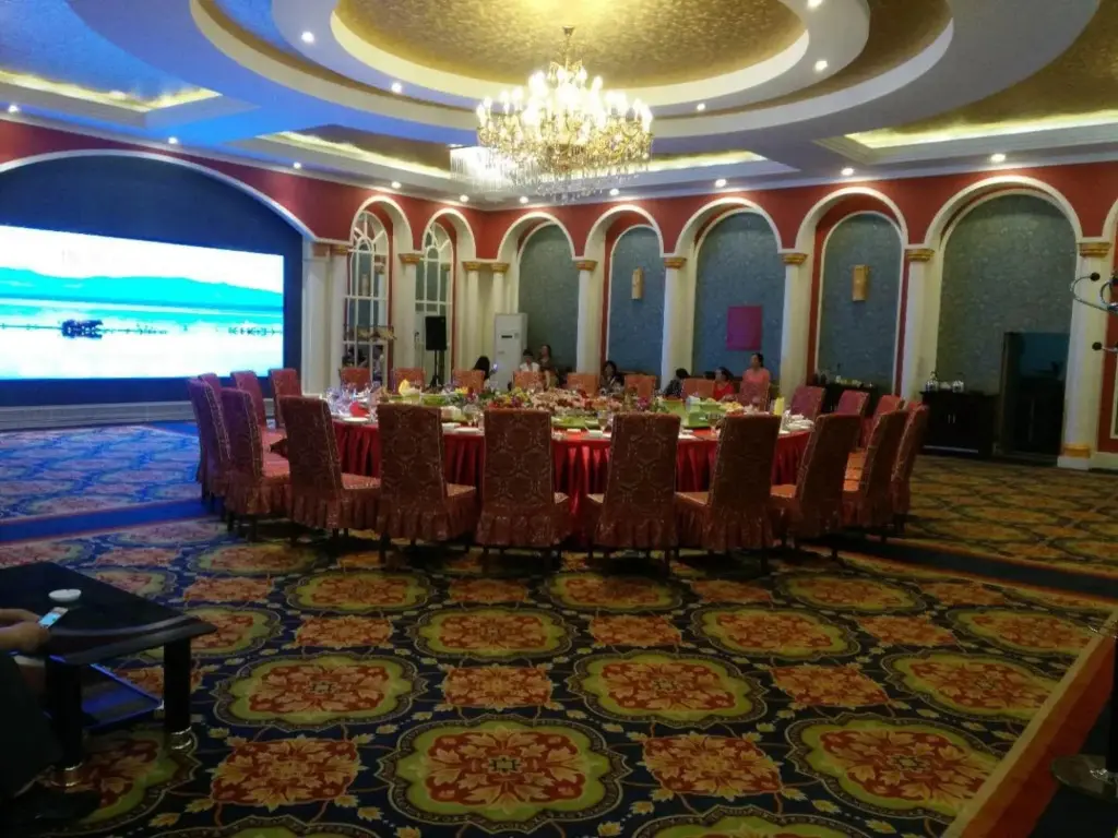 Инин: Yili Huacheng Hotel (Liuxing Street)