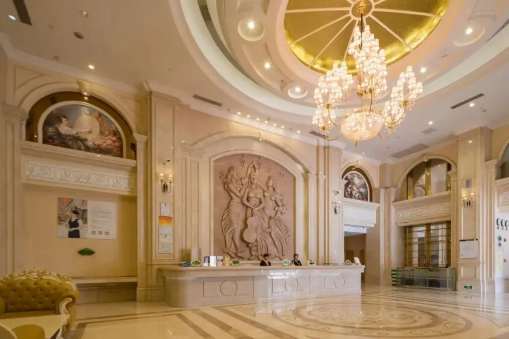 Гуанчжоу: Vienna Hotel (Guangzhou Baiyun Airport Zhongluotan)