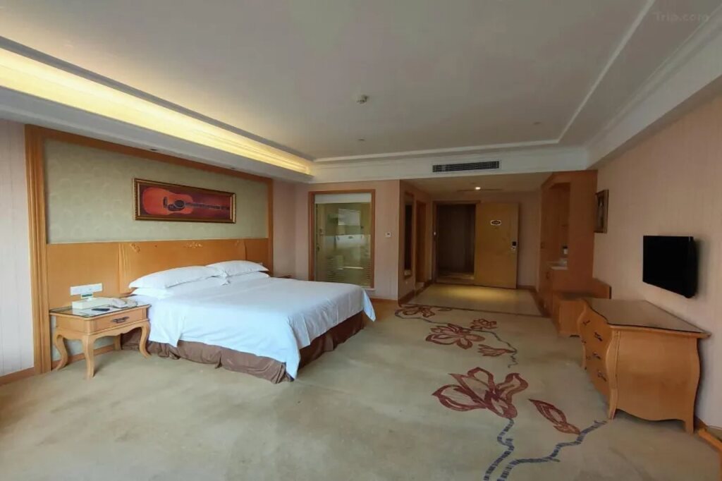 Гуанчжоу: Vienna Hotel (Guangzhou Baiyun Airport Zhongluotan)