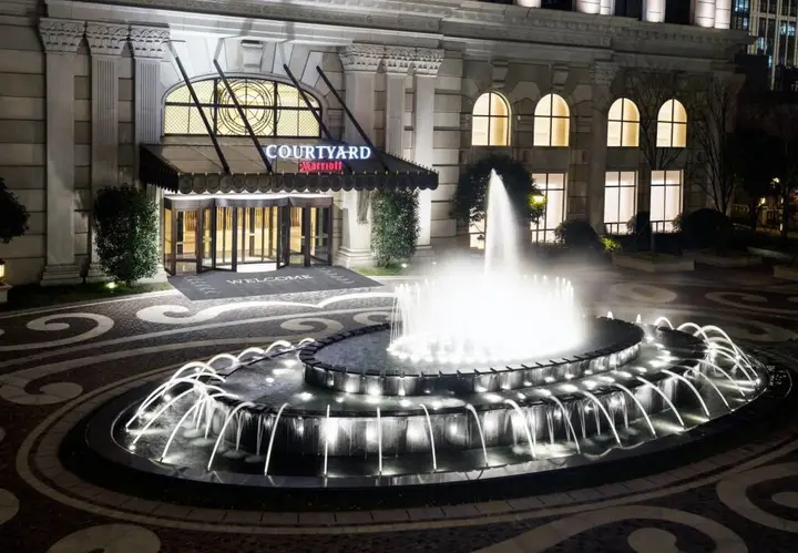 Шанхай: Courtyard by Marriott Shanghai Changfeng Park