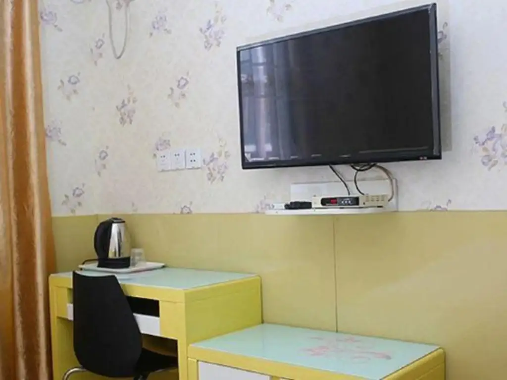 Шанхай: Yijia Hotel