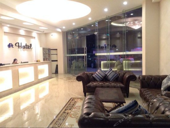 Шэньчжэнь: Dushi Snail Hotel (Shenzhen Bay Port Dongjiaotou Subway Station)
