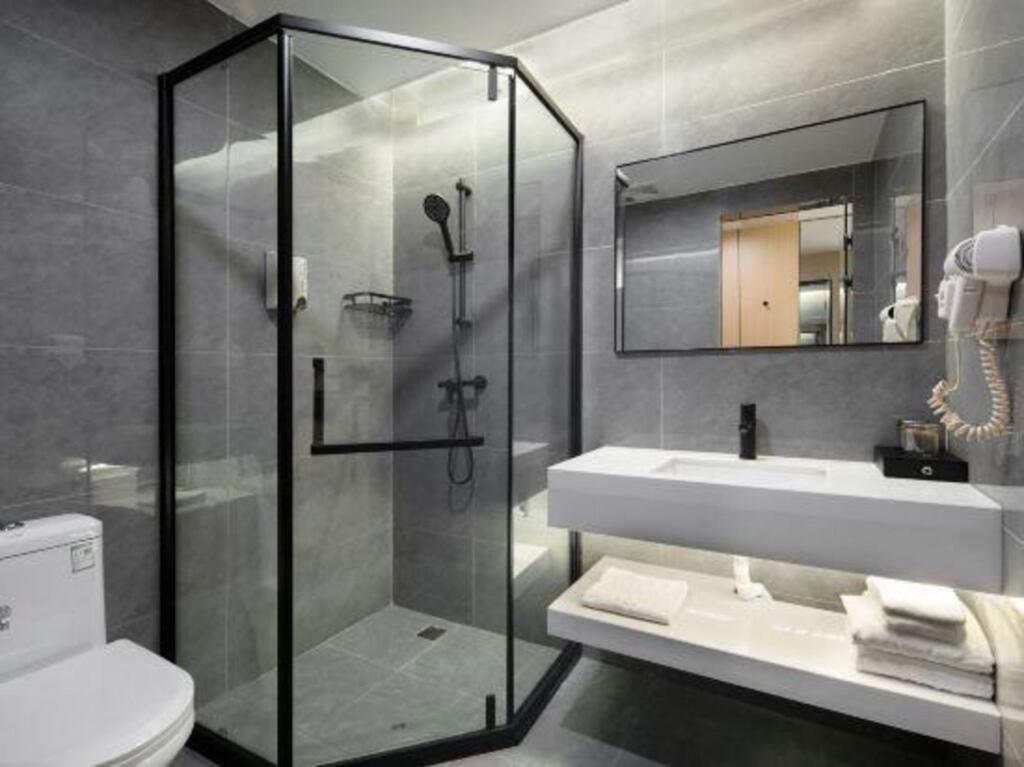 Чунцин: Chengyi Youxuan Hotel (Chongqing Guanyinqiao, Hongqi Hegou Light Rail Station)