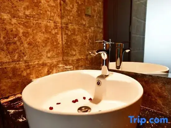 Цзяюйгуань: Yanhong Hotel (Jiayuguan Xiongguan Plaza)