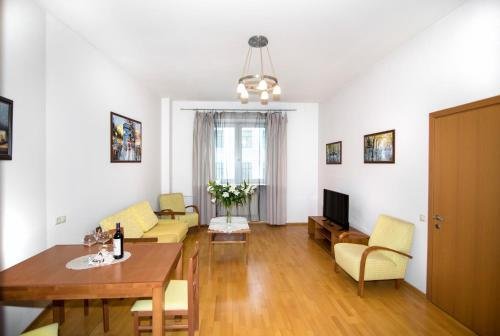 Москва: Apartments on Arbat Street