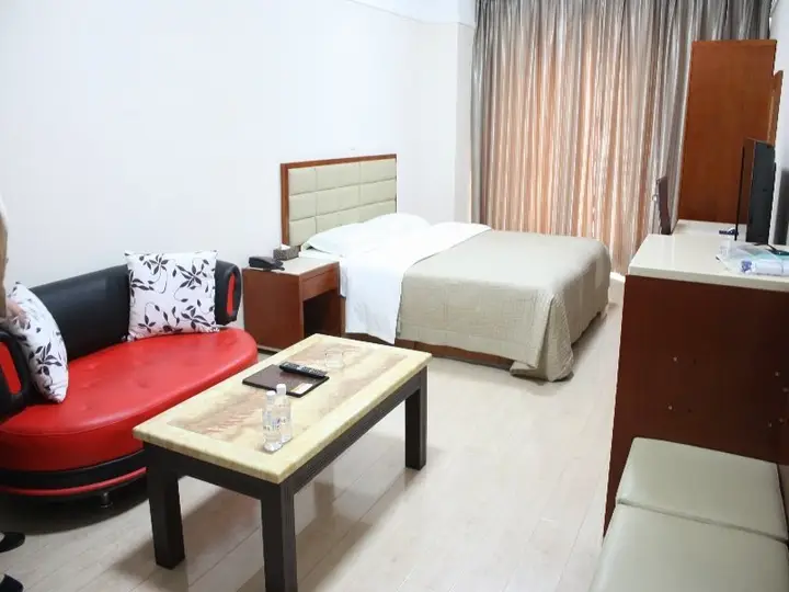 Далянь: Yifan Hotel