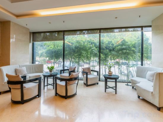 Цзяочжоу: Grand View Pearl Hotel