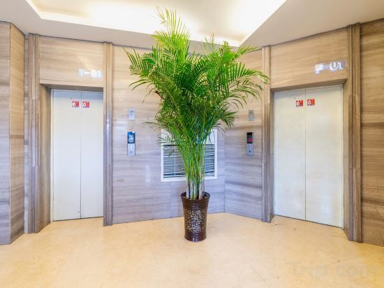 Цзяочжоу: Grand View Pearl Hotel