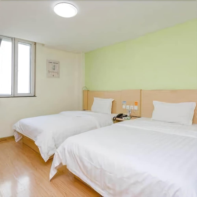 7 Days Inn — фото 1