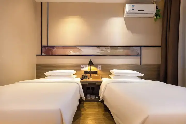 Шанхай: Rest Comfort Hotel (Zhoujiazui Rd. Branch)