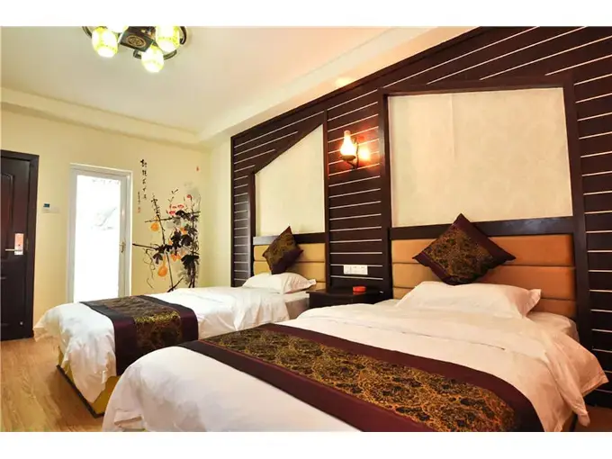 Чжанцзяцзе: ZhanguaJiaJie Huluju Inn