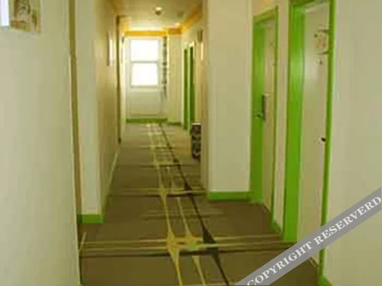 Джинченг: Weijia Hotel (Jincheng Foxconn)