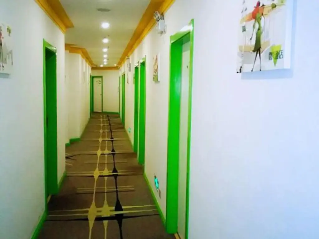 Джинченг: Weijia Hotel (Jincheng Foxconn)