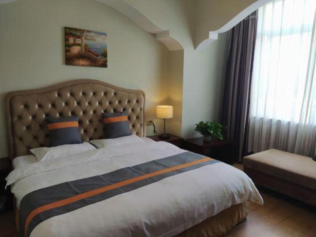 Чэнду: Chengdu Hexing Qingju Hotel (Pixian Hongguang Xihua University)