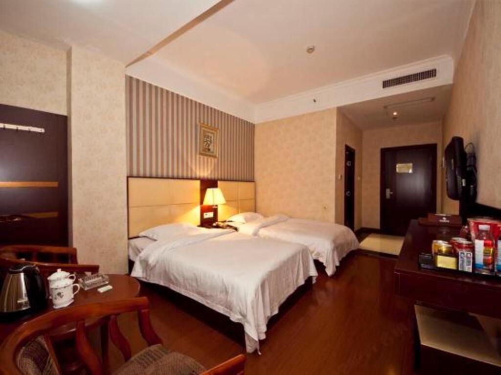 Zhongzhou Business Hotel — фото 1