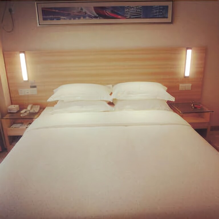 Ухань: City Comfort Inn Hotel (Wuhan Hankou Railway Station West Square)