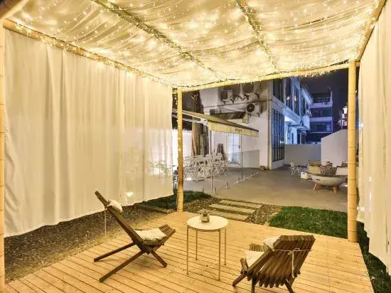 Цзясинь: Congcongnanian · Joyful Lan · Qijing Garden Hotel (Wuzhen Xizha Scenic Area)