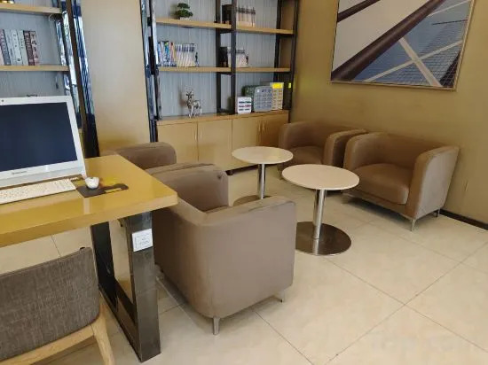 Гуанчжоу: City Comfort Inn Hotel (Guangzhou Renhe Subway Station Huazhong Plaza)