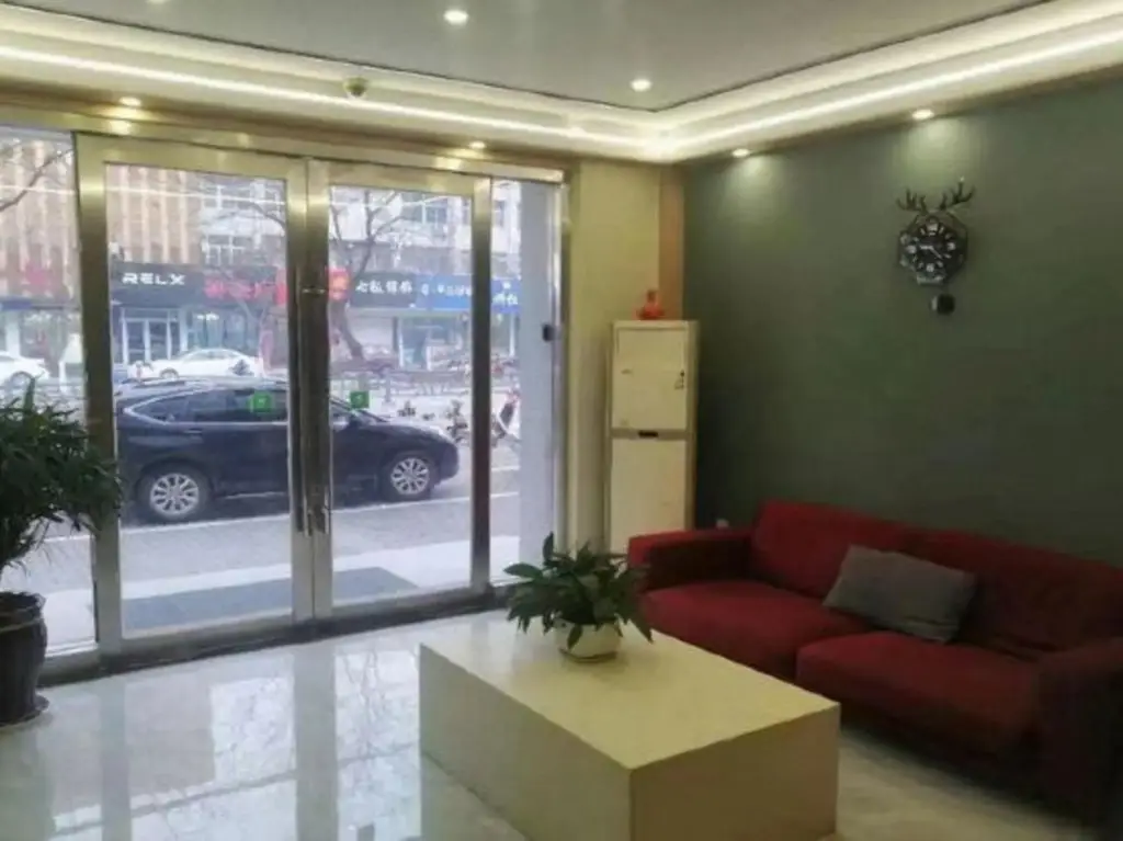 Ляньюньган: Home Inn Huayi Hotel (Wanda Plaza)