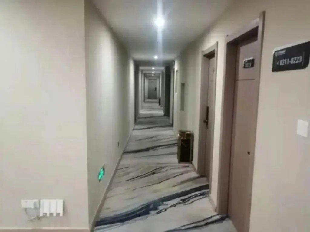 Ляньюньган: Home Inn Huayi Hotel (Wanda Plaza)