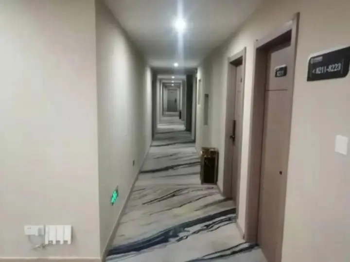 Ляньюньган: Home Inn Huayi Hotel (Wanda Plaza)