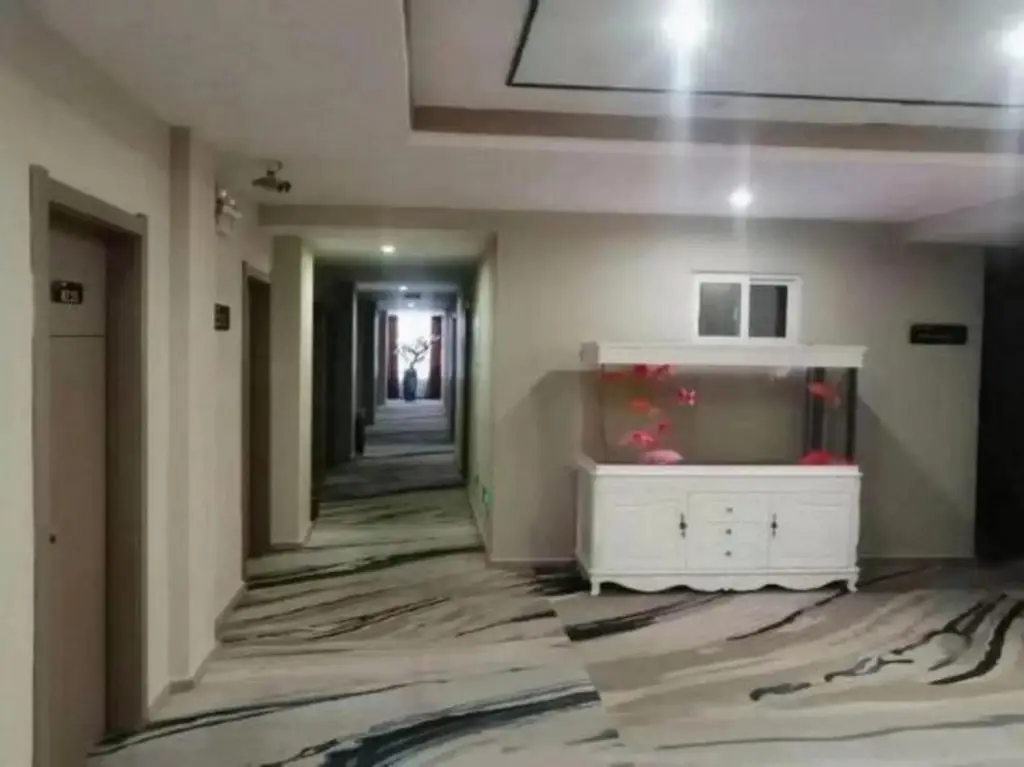 Ляньюньган: Home Inn Huayi Hotel (Wanda Plaza)