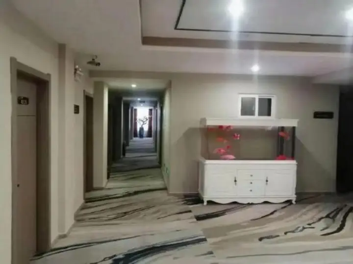 Ляньюньган: Home Inn Huayi Hotel (Wanda Plaza)