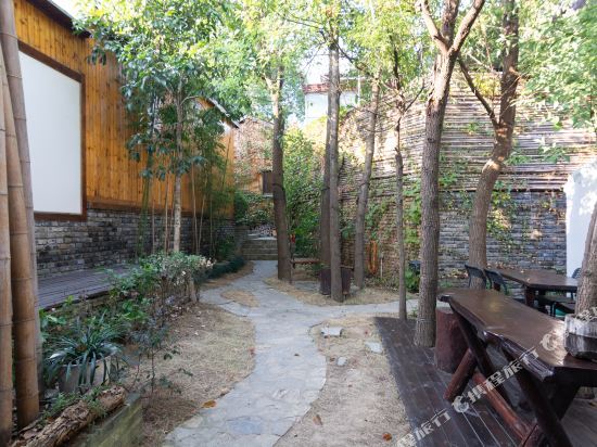 Mengla Hot Spring Tavern — фото 1