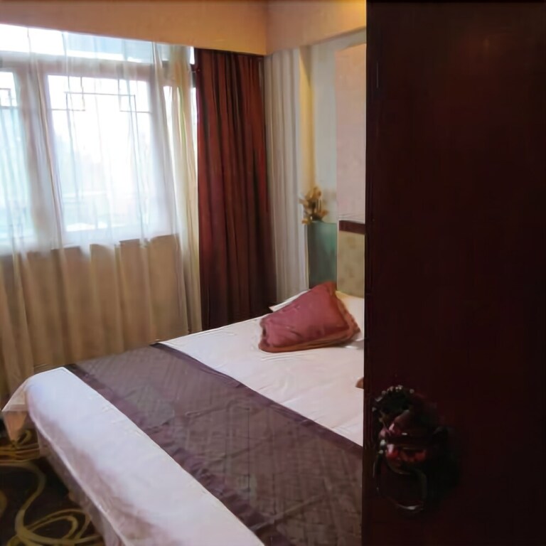 Фучжоу: Rong Tai Auto Industry Business Center Hotel